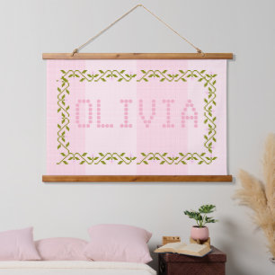 Tapisserie Suspendue Broderie personnalisée pour une nurserie rose rayé