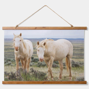 Tapisserie Suspendue Cheval sauvage errant dans la prairie de Cody