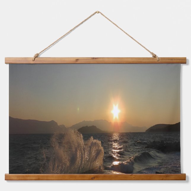 Tapisserie Suspendue Coucher de soleil sur les vagues en Croatie (Devant)