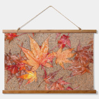 Feuilles rouges avec Raindrops