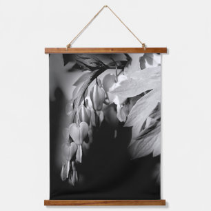 Tapisserie Suspendue Fleurs Cardiaques Saignantes En Noir Et Blanc