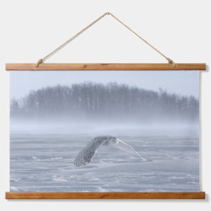 Tapisserie Suspendue Hibou des neiges en vol en hiver
