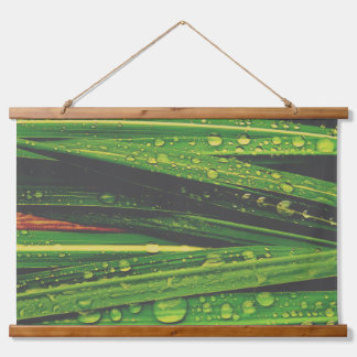Tapisserie Suspendue Les gouttes de pluie sur l'herbe