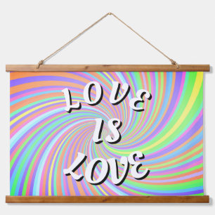 Tapisserie Suspendue Love Is Love Fierté  
