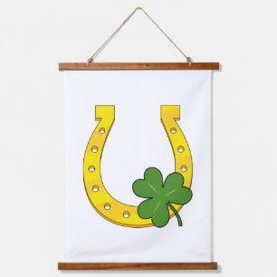 Tapisserie Suspendue Lucky Golden Horseshoe avec Shamrock en blanc