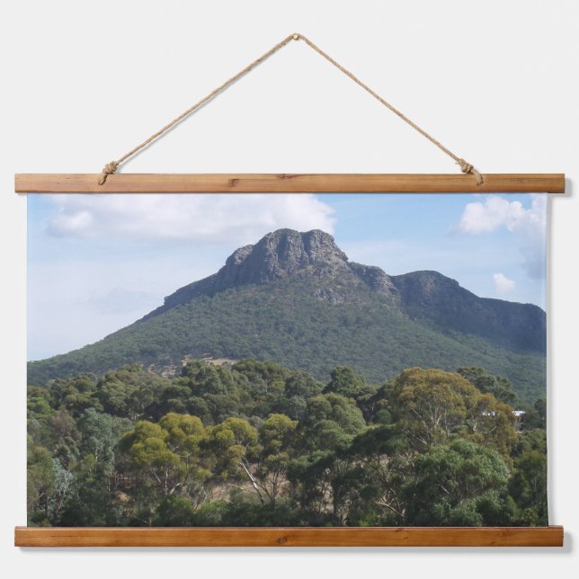 Tapisserie Suspendue Majestic Mount Sturgeon from Dunkeld (Devant)