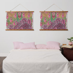 Tapisserie Suspendue un design d'un motif paisley rose et marron