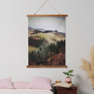 TAPISSERIE SUSPENDUE VUE MONTAGNE SUR LES WALES