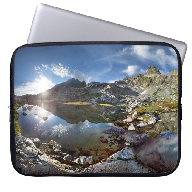 Tarn under the Minarets - Sierra Laptopschutzhülle (Vorderseite)