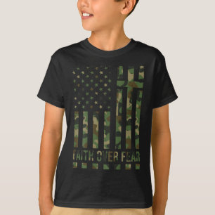 Tarnamerikanische Flagge Glaube über Angst Christl T-Shirt