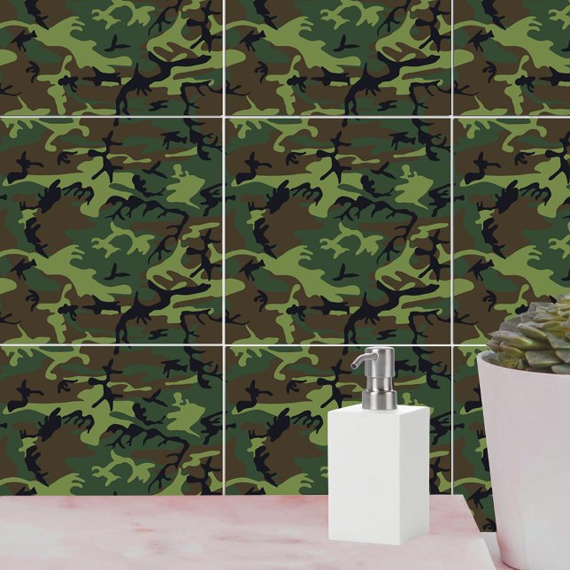 Tarnmuster in Militärgrün Fliese (Military Green Camouflage Ceramic Tile)