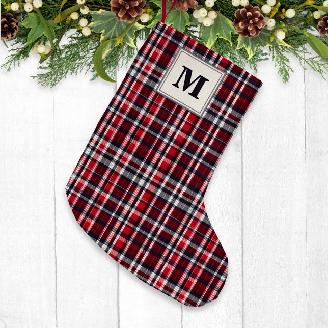 Tartan Karo Gemustert Stilvoll Mit Monogramm Kleiner Weihnachtsstrumpf (An elegant monogrammed Christmas stocking, with tartan plaid pattern in red, gray and white)