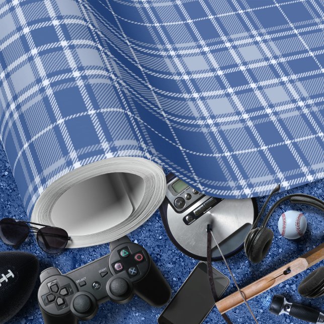 Tartan - Navy bis Light und Medium Blue Geschenkpapier (Tartan - Navy blue to Light and Medium Blue Wrapping Paper by Leapfroglisics Shop)