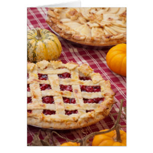 Tarte cerise en treillis et tarte aux pommes