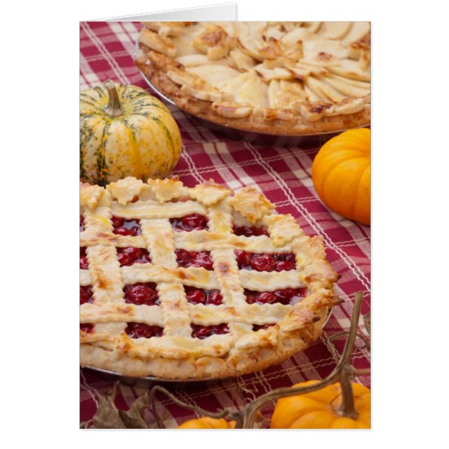 Tarte cerise en treillis et tarte aux pommes (Devant)