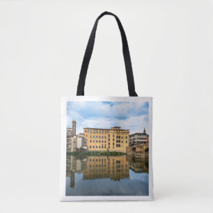 Tasche mit Fotos des Arno-Flusses in Florenz