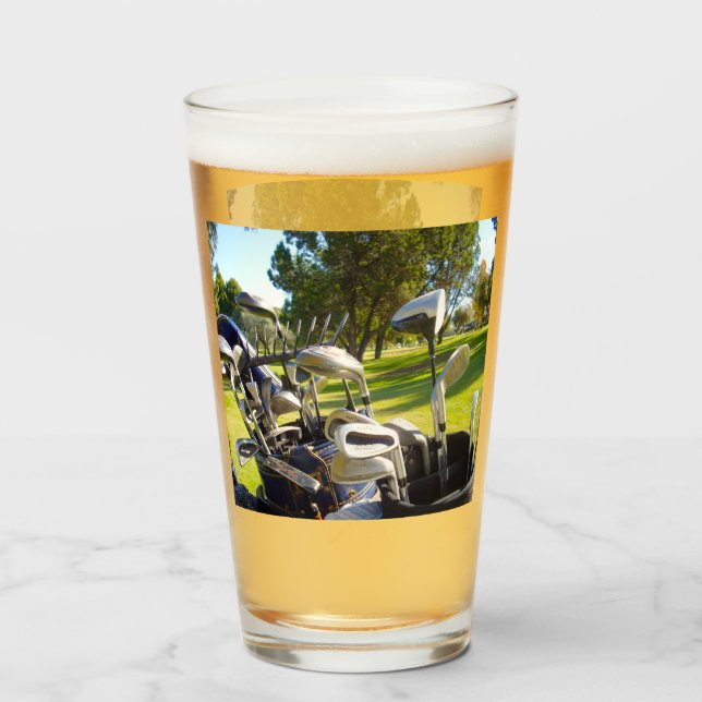 Tasche mit Golf Clubs, Bier Glas (Vorne (Gefüllt))