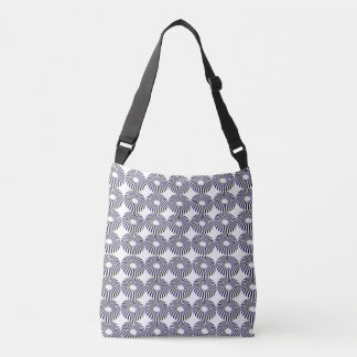 Tasche mit stilisierten Medusa-Mustern