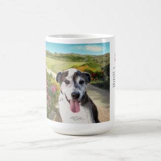 Tasse 15oz: Torte auf einem Gebiet der Dahlien
