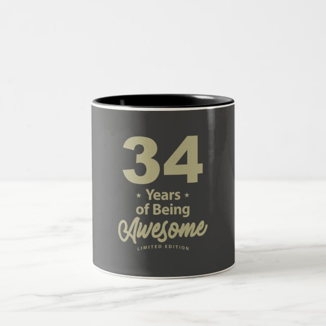 Tasse 2 Couleurs 34 ans d'être génial 34e anniversaire (Centre)