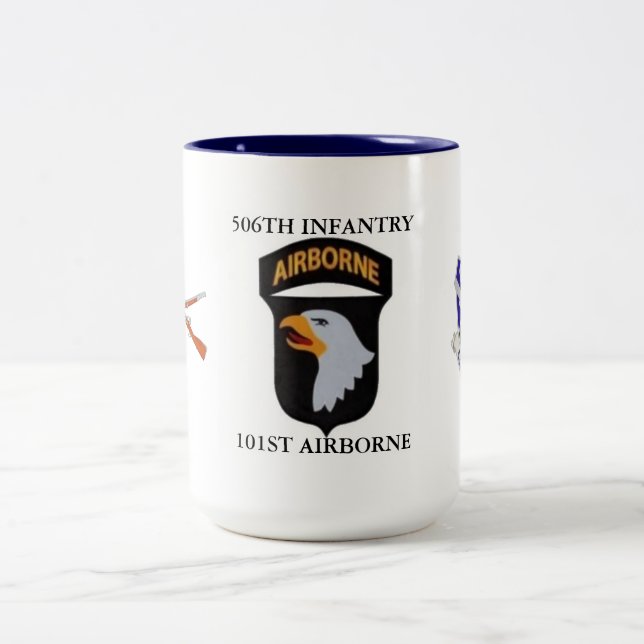 TASSE 2 COULEURS 506TH L'INFANTERIE ATTAQUENT (Centre)