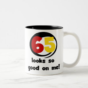 Tasse 2 Couleurs 65 regards si bons sur moi T-shirts et cadeaux
