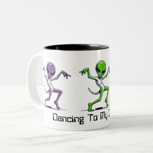 Tasse 2 Couleurs Aliens colorés - Danser à mon propre rythme