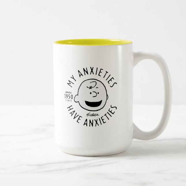 Tasse 2 Couleurs cacahuètes | Charlie Brown Nervous depuis 1950 (Droit)