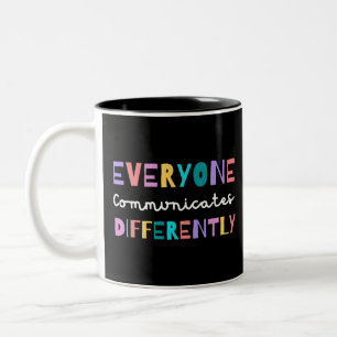 Tasse 2 Couleurs Chacun communique une Sensibilisation sur l'autism