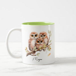 Tasse 2 Couleurs Chouette mûre sur une branche d'arbre