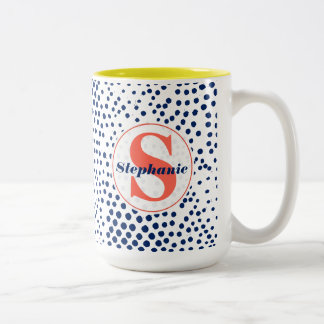 Tasse 2 Couleurs Coeurs et points bleus modernes de Monogramme