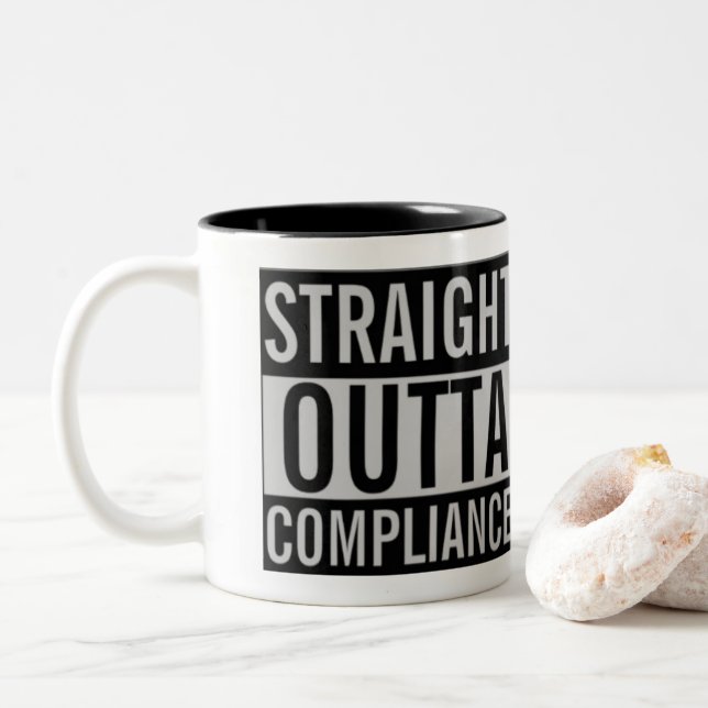 Tasse 2 Couleurs Conformité droite d'Outta (Avec donut)