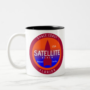 Tasse 2 Couleurs Côte spatiale de la plage satellite