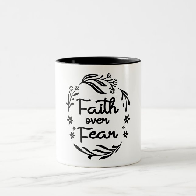 Tasse 2 Couleurs Croyance sur la peur Citation chrétienne (Centre)