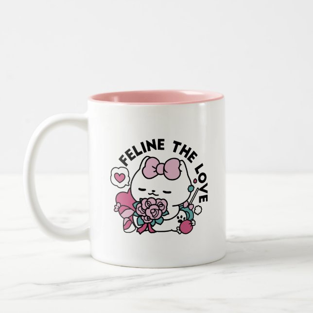 Tasse 2 Couleurs Cute Valentine's Cat Design - Feline the Love (Gauche)