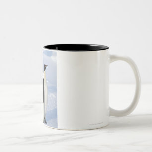 Tasse 2 Couleurs Deux pingouins d'empereur en Antarctique