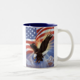 Tasse 2 Couleurs Eagle-drapeau, soutenu et augmenté Aux Etats-Unis
