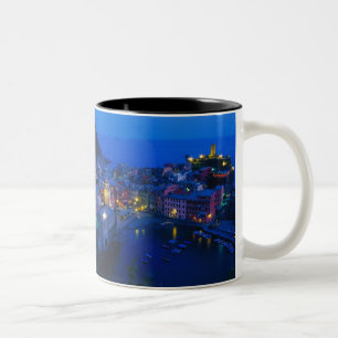 Tasse 2 Couleurs Europe, Italie, Cinque Terre, Vernazza. Coteau