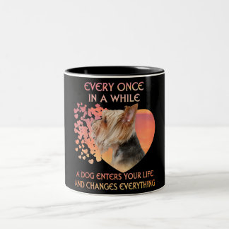 Tasse 2 Couleurs Every Once In A While A Dog Enters