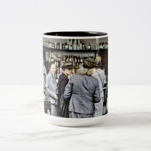 Tasse 2 Couleurs Femmes dans la barre à bord de l'art 1939 de RMS