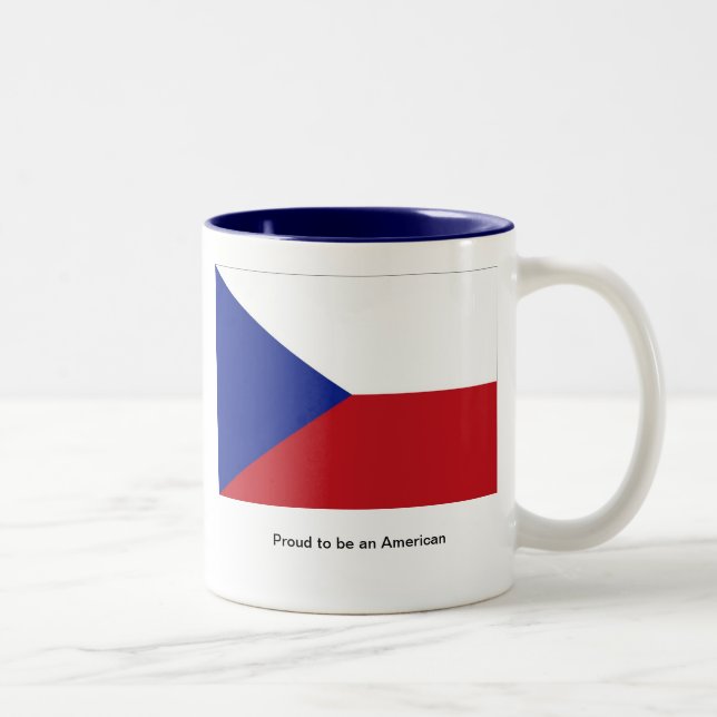 Tasse 2 Couleurs Fier d'être un Américain (Droit)
