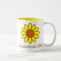 Fille jaune de basket-ball