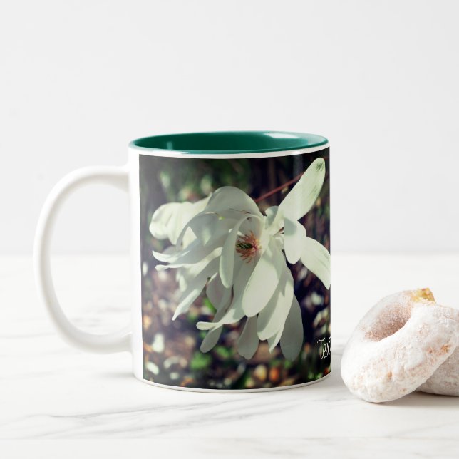 Tasse 2 Couleurs Fleur de Magnolia blanche personnalisée (Avec donut)