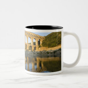 Tasse 2 Couleurs France, Avignon. L'aqueduc romain Pont du Gard