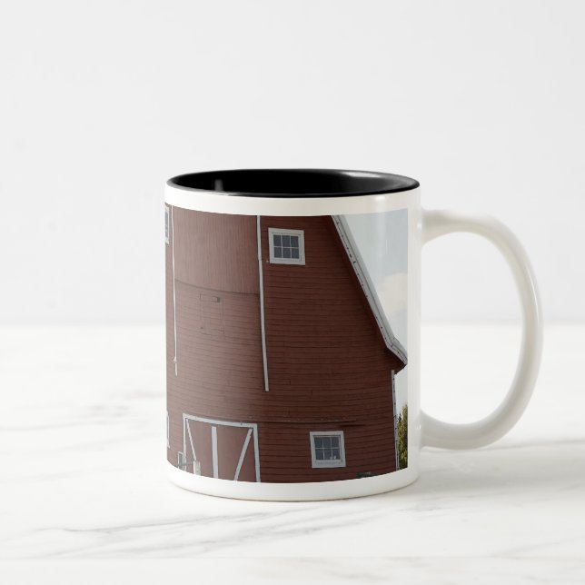 Tasse 2 Couleurs Grange dans le paysage rural (Droit)