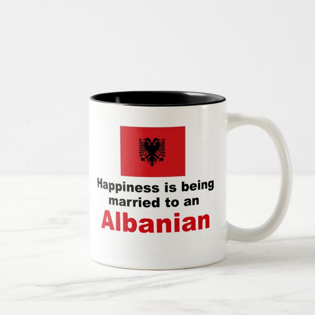 Tasse 2 Couleurs Heureusement marié à l'Albanais (Droit)