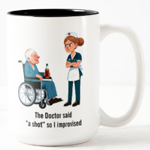 Tasse 2 Couleurs Infirmière en colère grondant un patient ivre