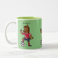 Joli cheval drôle jouant dessin de football
