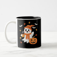 Joli fantôme buvant un café glacé Halloween