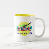 Joue bien à la flute